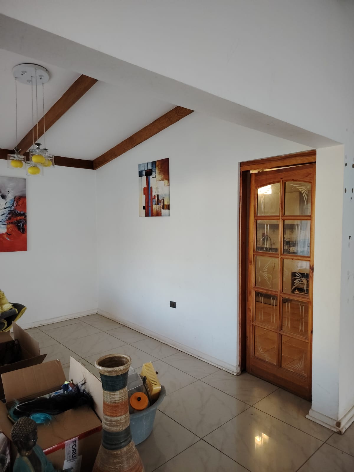 AVENIDA LOS CARRERA - AMPLIA Y GRAN CASA.-